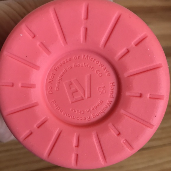 The Summit Ecovessel Trimax insulated water bottle. - Picture 6 of 7